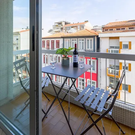 Trindade Family W/ Parking Place * Porto