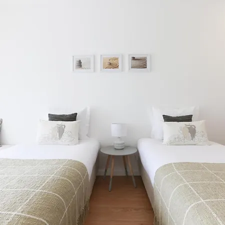 Trindade Family W/ Parking Place *