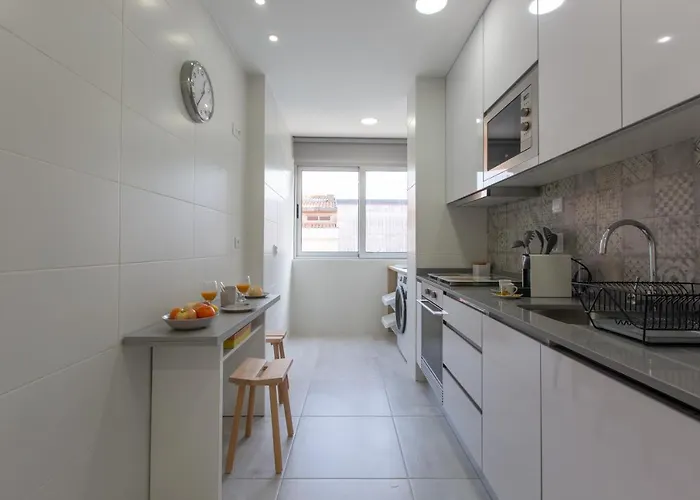 Trindade Family W/ Parking Place Apartment Porto