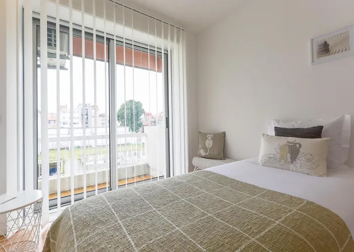 Trindade Family W/ Parking Place Porto