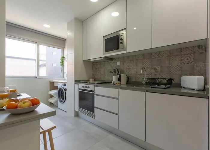 Appartamento Trindade Family W/ Parking Place Oporto